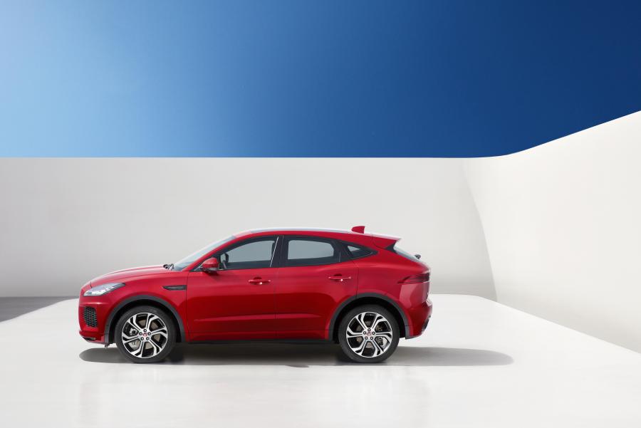  Jaguar E-Pace R-Dynamic First Edition 2017 года  (WW) (фото 24 из 49)